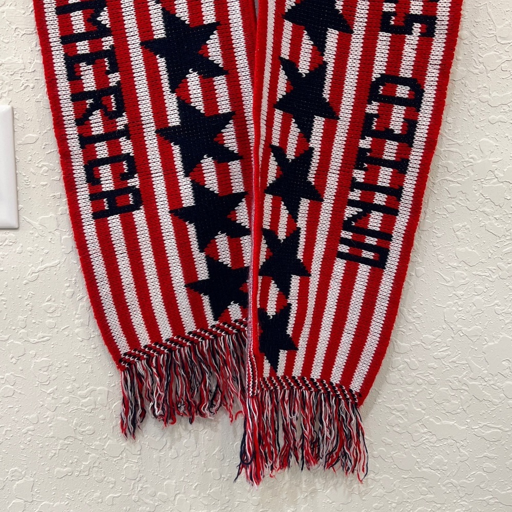 Vintage 90s Knitmakers USA Patriotic Stars & Stripes Red White Blue Scarf OS - Picture 5 of 8